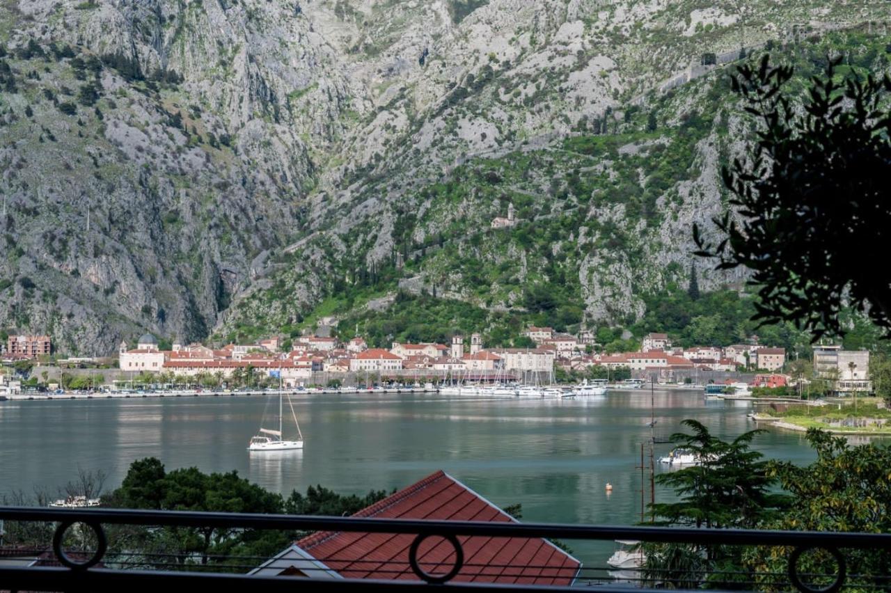 Villa Sun Castle Kotor Bagian luar foto
